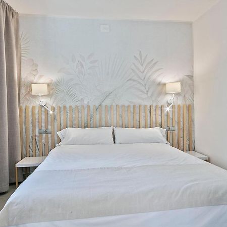 Apartamentos Castellmar Castelldefels Exteriör bild