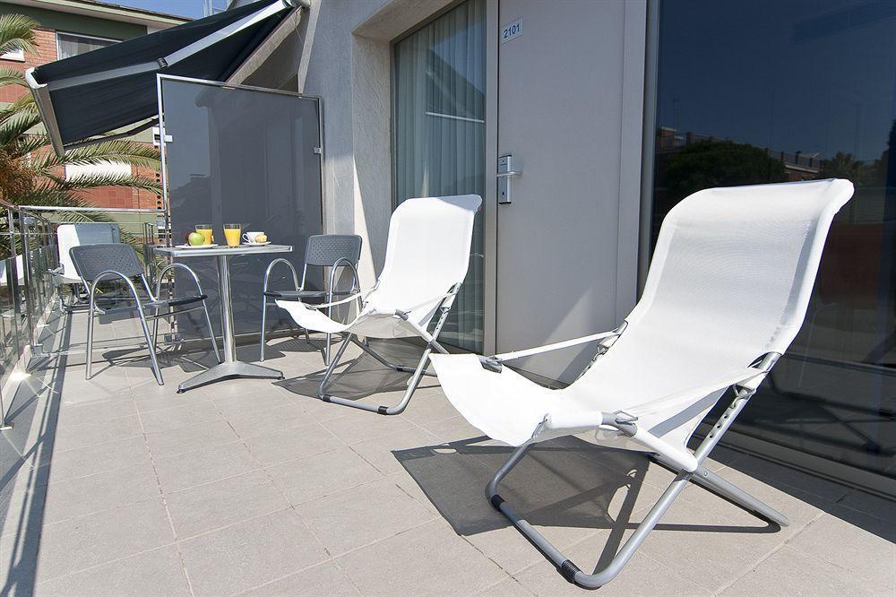 Apartamentos Castellmar Castelldefels Exteriör bild