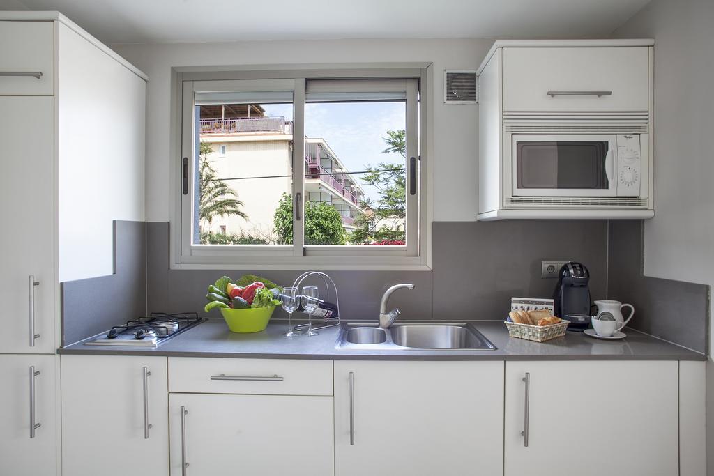 Apartamentos Castellmar Castelldefels Exteriör bild